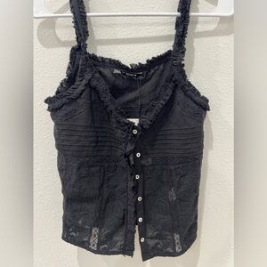 EMBROIDERED TOP
Zara Embroidered Black Lace Sleeveless Top